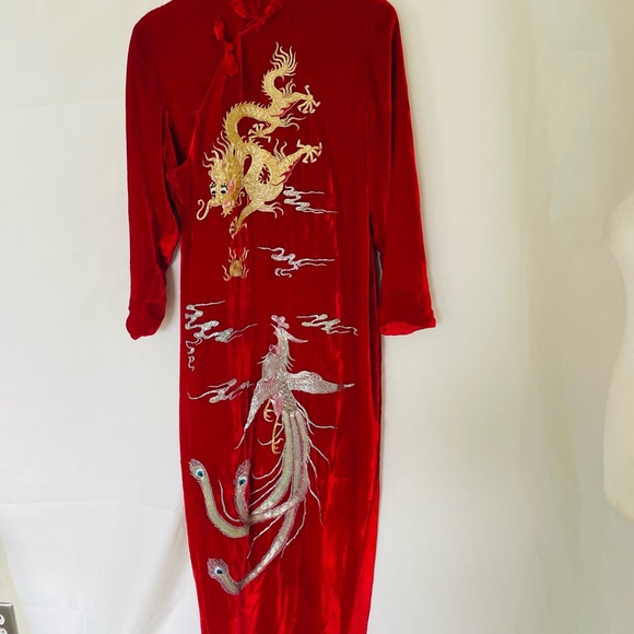 Velvet Embroidered Chinese wedding qipao dress - Picture 1 of 7